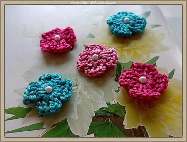 4 Petal Flower Crochet Pattern