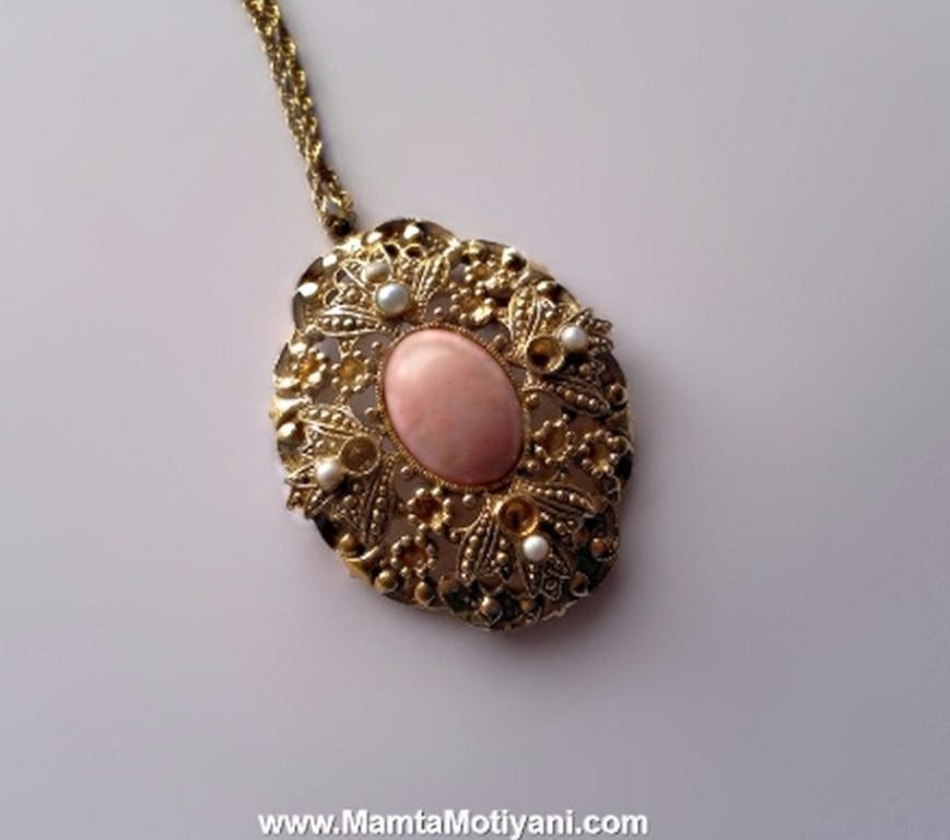AVON Antique Goldtone Necklace w/Pink Cab and Faux Pearls